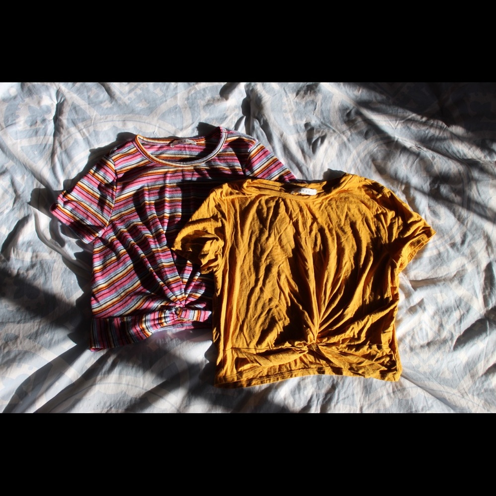 2 Mid Knot T-Shirts